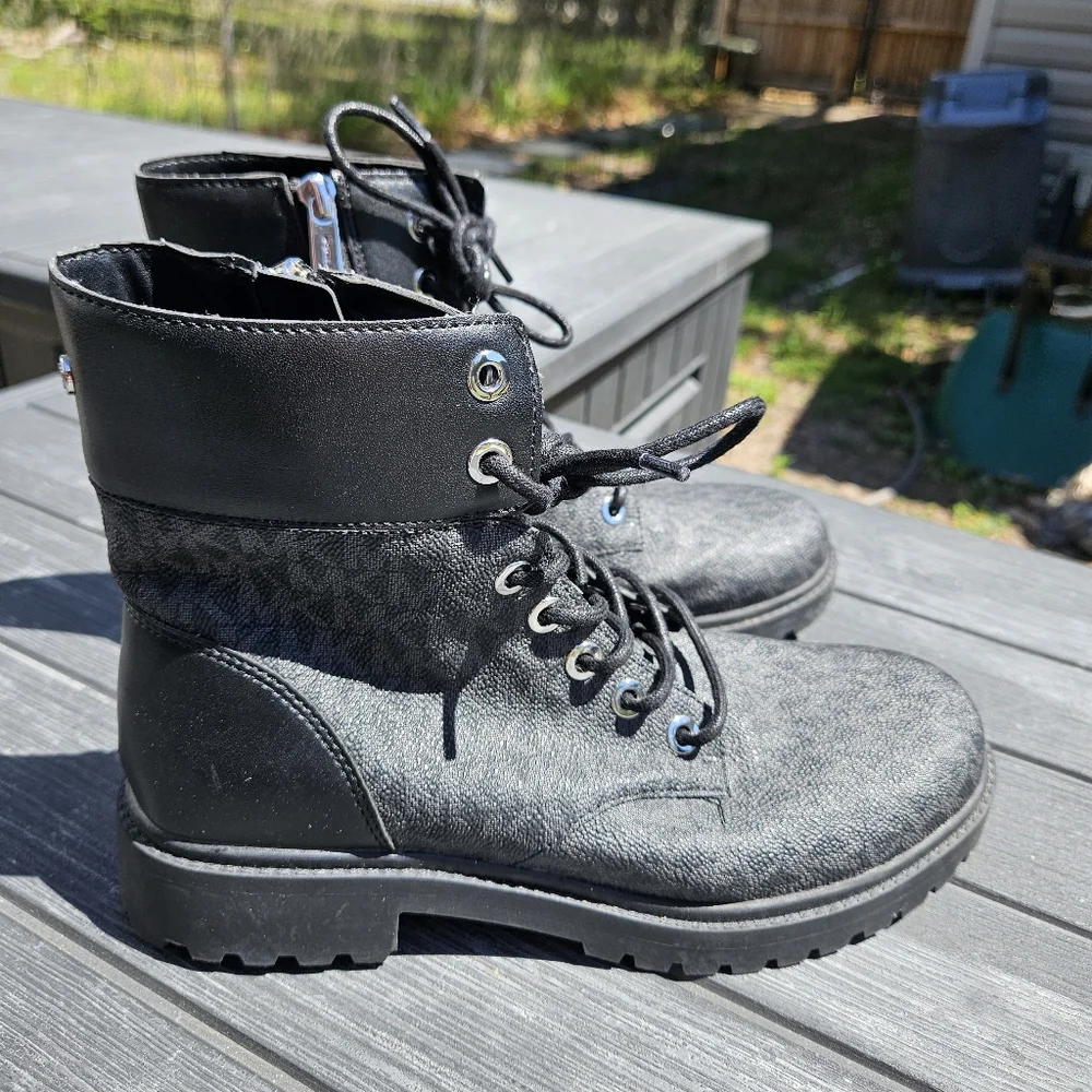Michael Kors Alistair‎ Bootie Women's Classic Combat Black Size 7.5   ❤️❤️❤️❤️